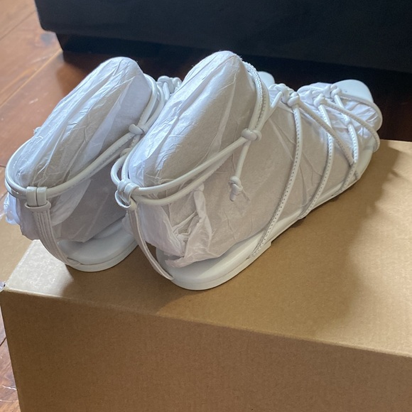 Vince sandals size 6 - Picture 4 of 9